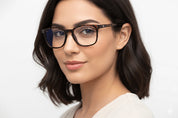Loreley lentes de lectura filtro luz azul Carey - Buhu Eyewear - en uso diario