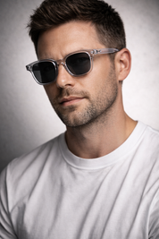 Toti lentes de sol UV400 polarizados Transparente cristal Gris - Buhu Eyewear - en uso diario